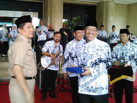 Pencarian PGRI Kendawangan - Persatuan Guru Republik Indonesia Cabang Kendawangan
